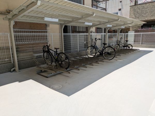 ラフォンテ今川駅前1階1K 自転車置き場の画像