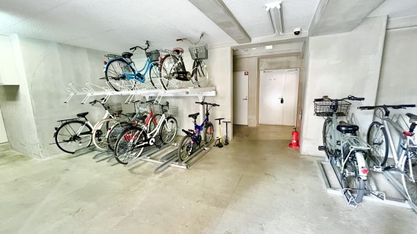 べクス福島4階1K 自転車置き場の画像