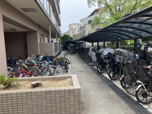 ル・アン緑地5階3LDK 自転車置き場の画像