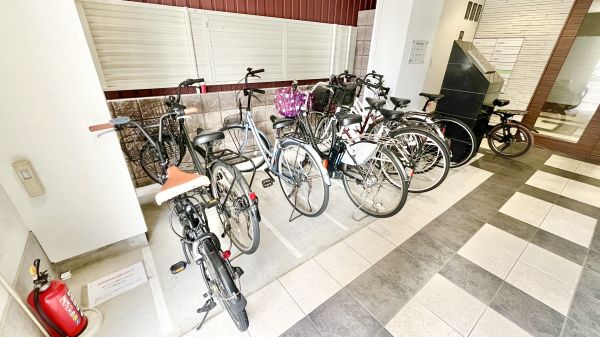 LEE玉出ビル4階1K 自転車置き場の画像