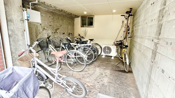 コーポピア玉出2階1R 自転車置き場の画像