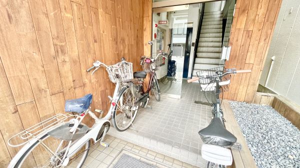 コーポ有希2階2DK 自転車置き場の画像