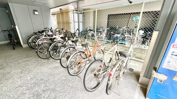 リッツスクエアガーデン2階1K 自転車置き場の画像