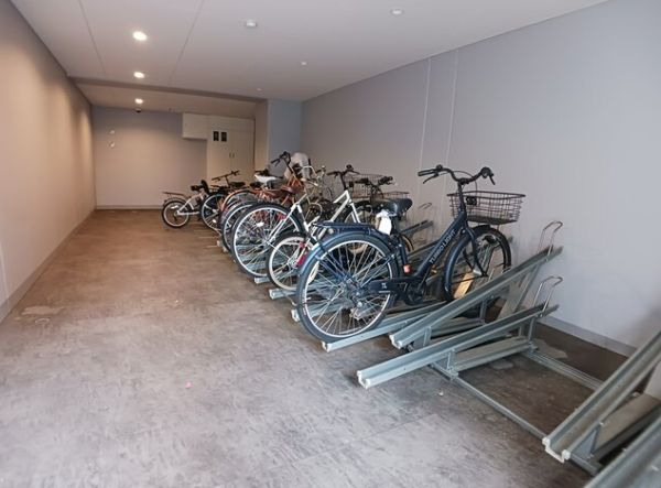 スピカコンフォート4階1LDK 自転車置き場の画像