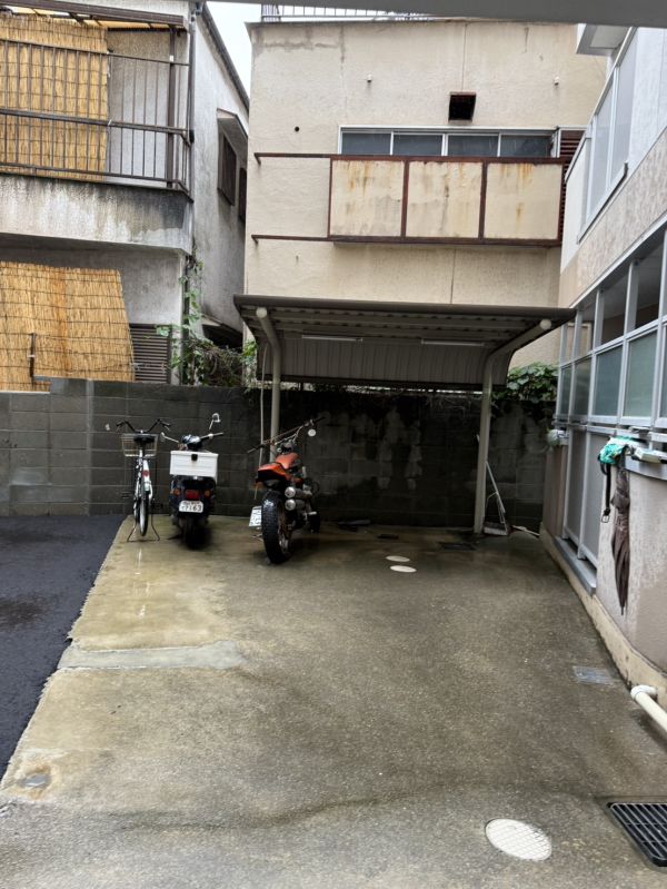 N.Nマンション4階1DK 自転車置き場の画像