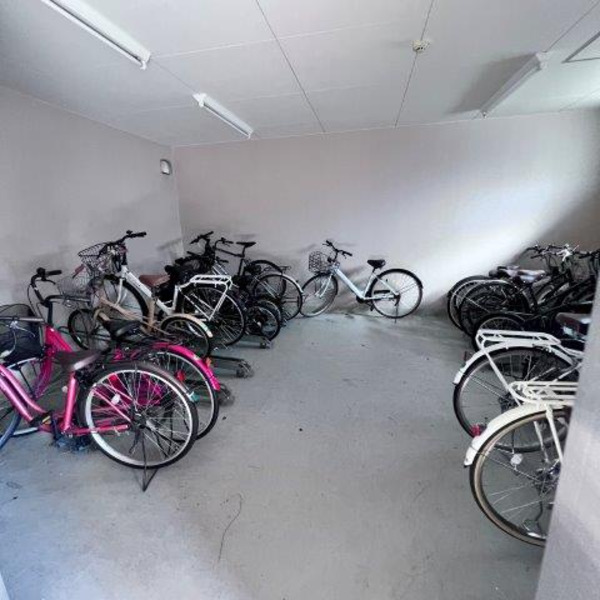  マルセイ玉川マンション6階1K 自転車置き場の画像