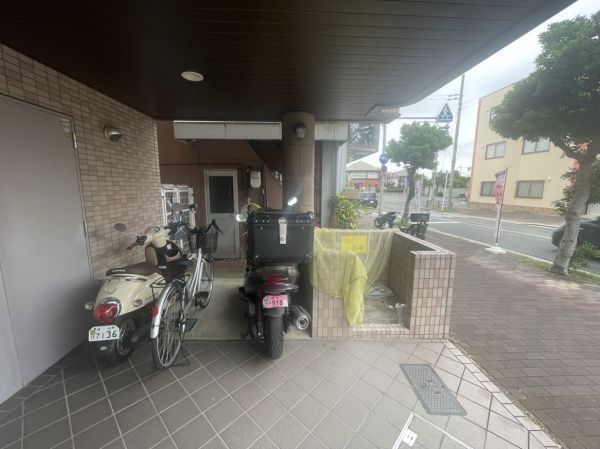 SNTハウス2階1DK 自転車置き場の画像