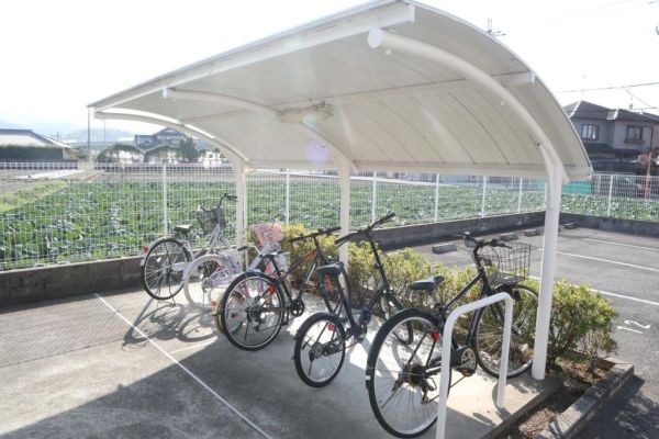 サンシャイン中筋1階2LDK 自転車置き場の画像