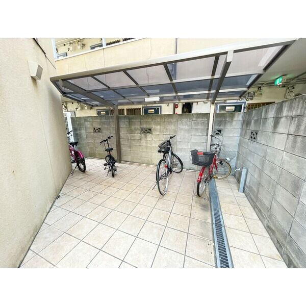 オズレジデンス東住吉05階1LDK 自転車置き場の画像