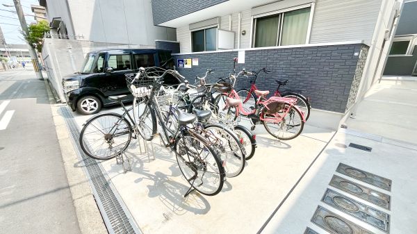 アバンティオ西住之江1階1LDK 自転車置き場の画像