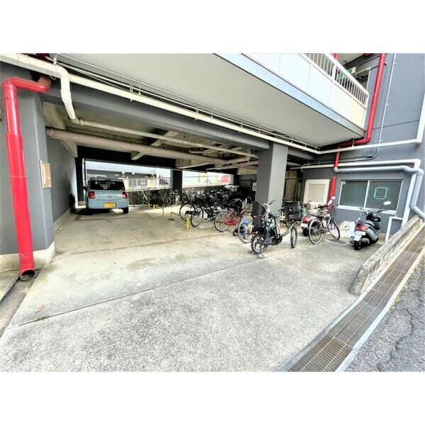 北野田マンション巽B棟05階1R 自転車置き場の画像