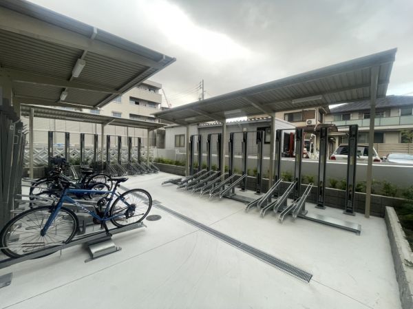 Louis Residence 天王寺町北3階1K 自転車置き場の画像