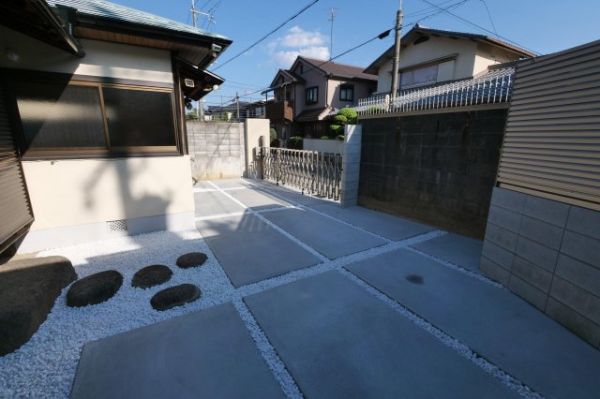 豊中市立花町戸建2階4LDK以上 自転車置き場の画像