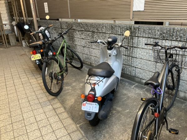 KAマンション1階1K 自転車置き場の画像