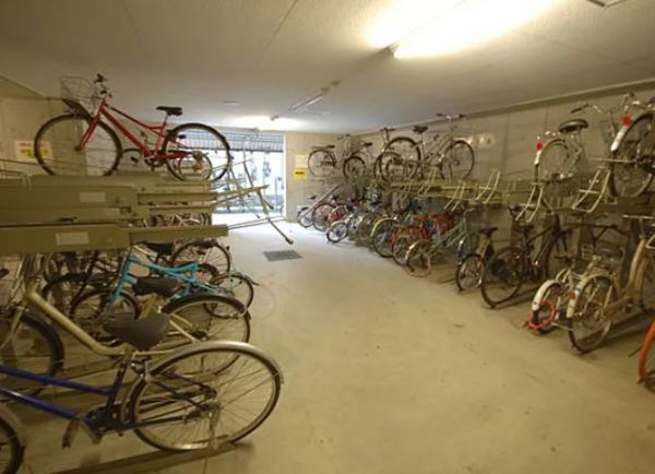 レジディア靭公園9階1R 自転車置き場の画像