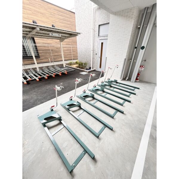 スプランディッド城東関目6階2LDK 自転車置き場の画像