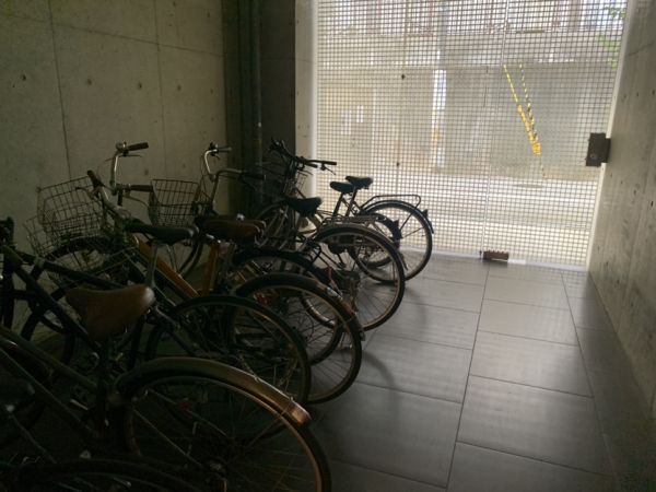 W元町7階1R 自転車置き場の画像