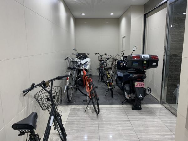 ユニッソン朝潮橋2階1K 自転車置き場の画像