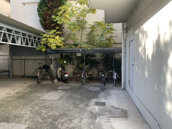 サンハイツ堺2階2LDK 自転車置き場の画像