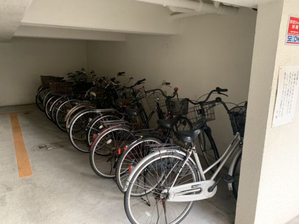 サンハイツ白鳩Ⅰ2階1R 自転車置き場の画像