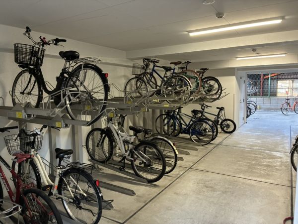 YOSHITOMI SANNOU3階1K 自転車置き場の画像