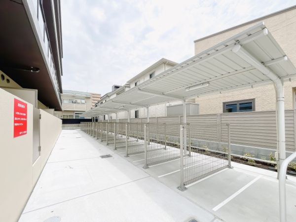 ラヴィベール西宮1階1LDK 自転車置き場の画像