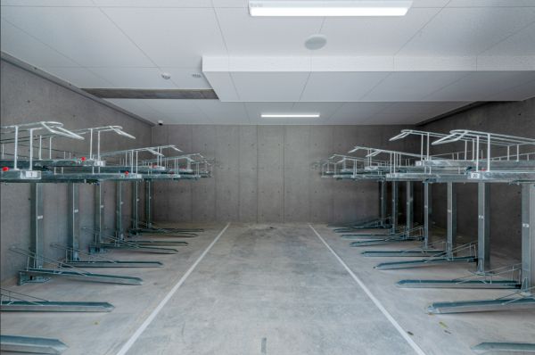 Siete布施駅前4階1K 自転車置き場の画像