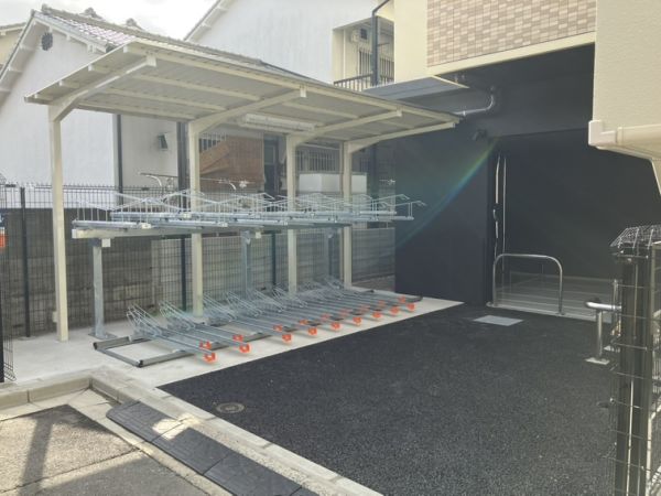 ブランシエスタ南吹田パークサイド6階1LDK 自転車置き場の画像