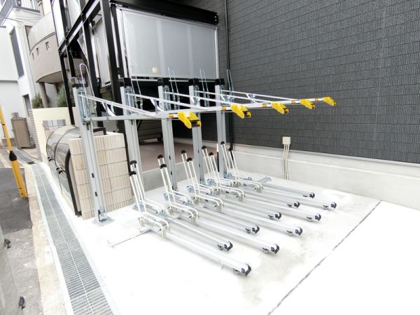 リブリ・ゼフィランサス1階1K 自転車置き場の画像