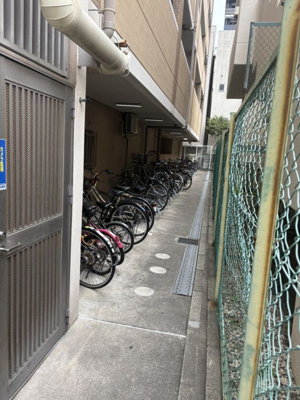 クレストコート難波サウス2階1K 自転車置き場の画像