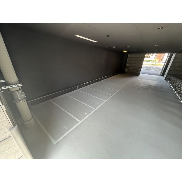 スプランディッド大阪NAMBA LINE8階3LDK 自転車置き場の画像
