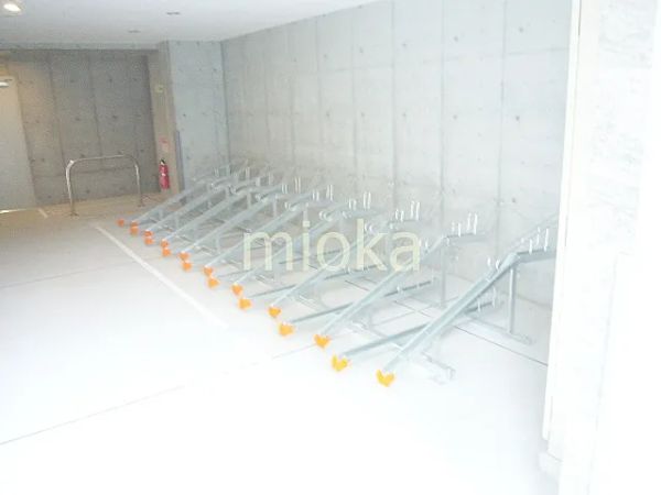 メイクス天王寺南6階1DK 自転車置き場の画像
