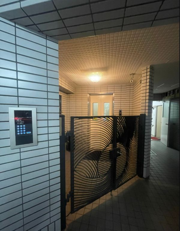 メゾン内久宝寺5階1R エントランスの画像
