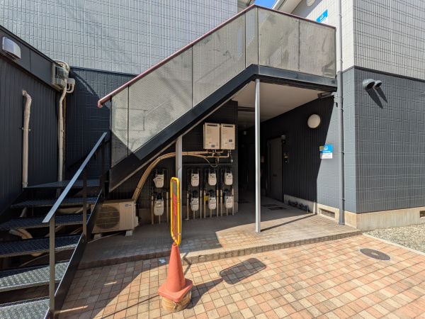 apartmenthouse nasaran1階1K エントランスの画像