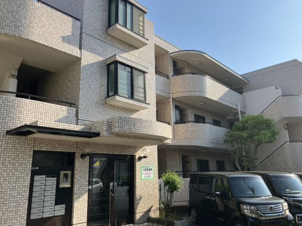 リブレ上野東3階3LDK エントランスの画像