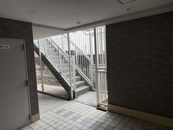N.Nマンション4階1DK エントランスの画像