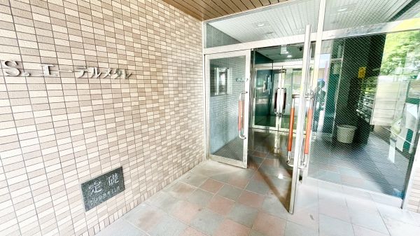 Sエーデルメタレ5階1K エントランスの画像