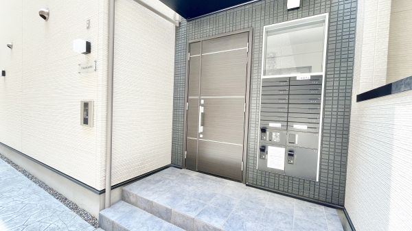 F asecia scelto1階1LDK エントランスの画像