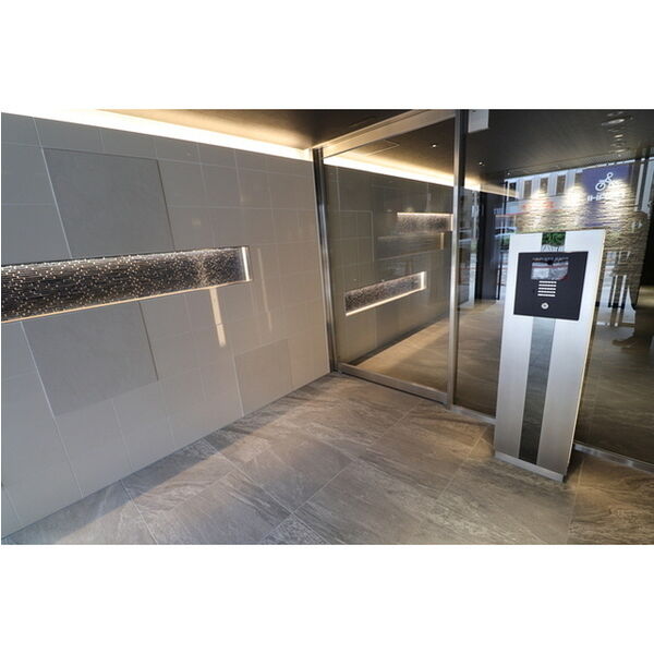 コンフォリア・リヴ新大阪WEST6階2K エントランスの画像