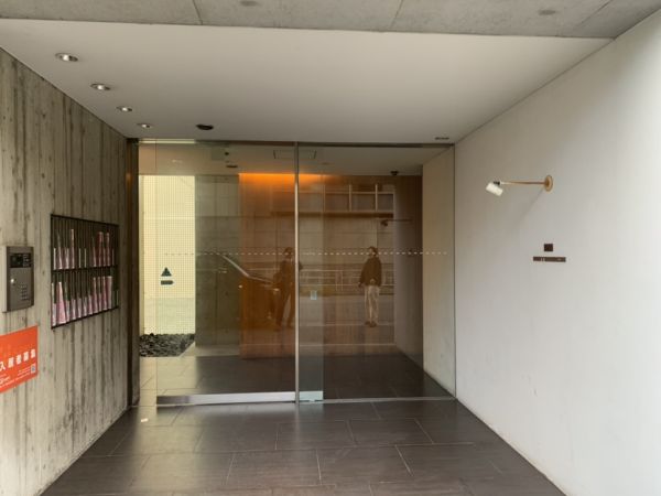 W元町7階1R エントランスの画像