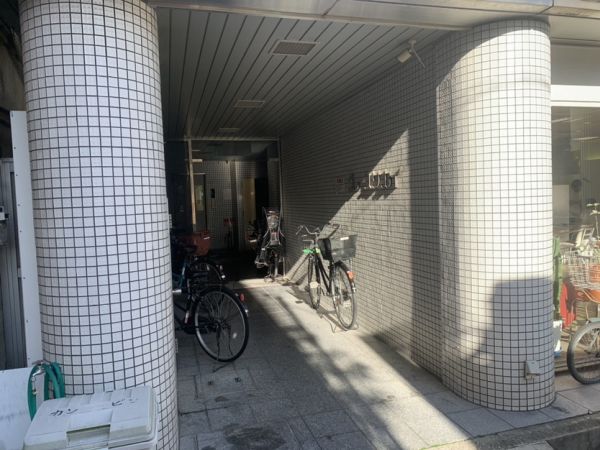 グレースサカイ5階2DK エントランスの画像