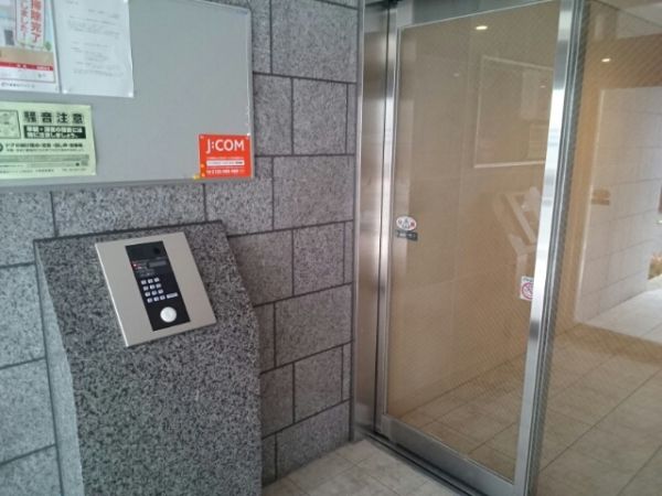 ウェスト宮ノ下6階1LDK エントランスの画像