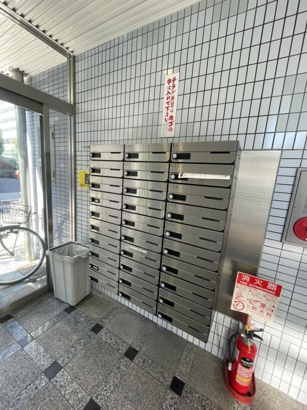 ハウスアイ上新庄2階1K エントランスの画像