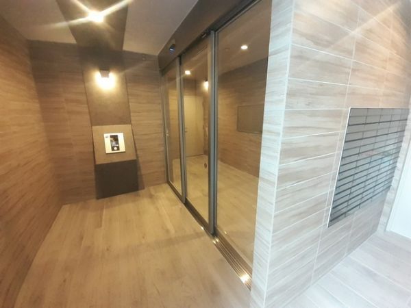 セイント野並4階1K エントランスの画像