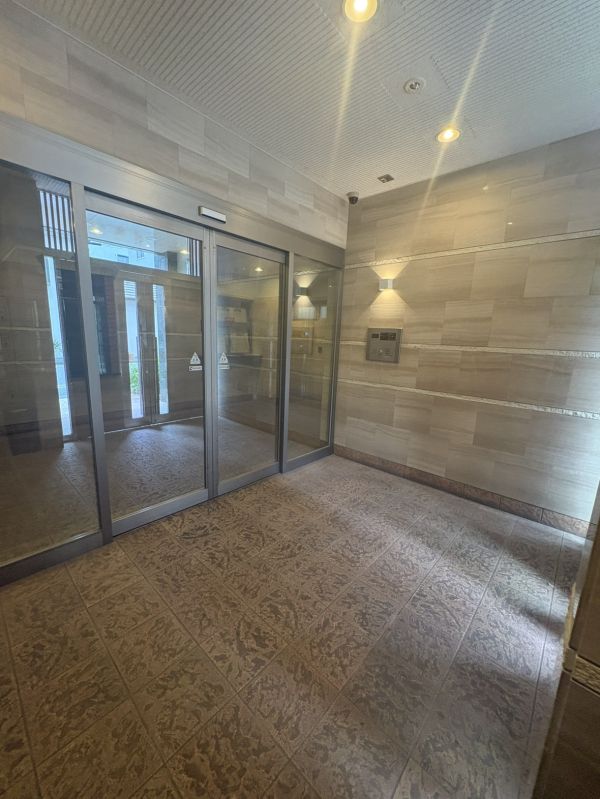 クレストコート難波サウス2階1K エントランスの画像