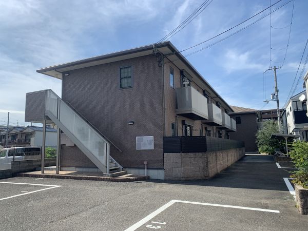 メゾンシャローム B2階1K 外観の画像