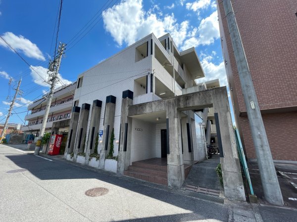 ロアール平針3階 外観の画像
