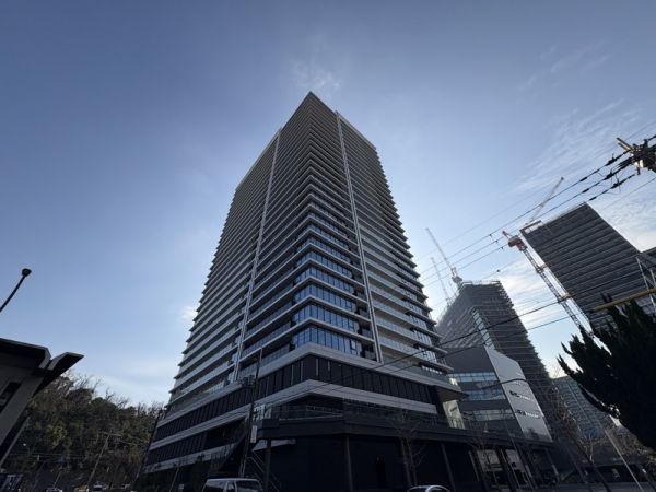 Brillia Tower箕面船場TOP OF THE HILL13階3LDK 外観の画像