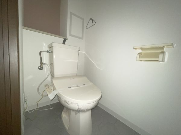 アドリーム石切山手6階4LDK以上 トイレの画像