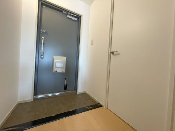 住道グランドコーポ3階3LDK 玄関の画像